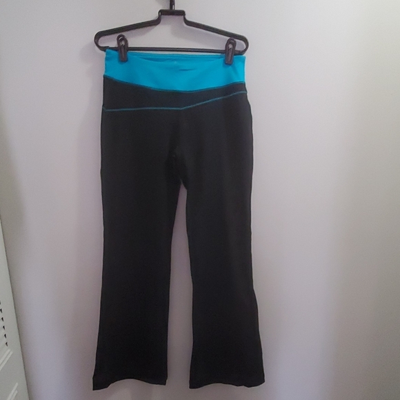 ALO Yoga Pants & Jumpsuits Alo Yoga Pants Poshmark